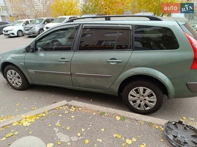 Зеленый Рено Меган, объемом двигателя 1.6 л и пробегом 245 тыс. км за 5200 $, фото 1 на Automoto.ua