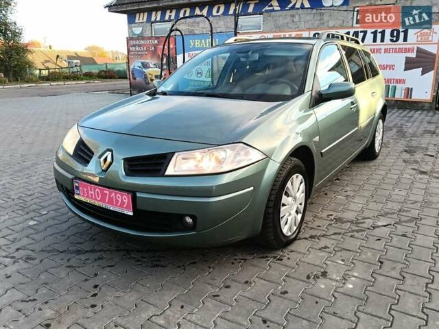 Зеленый Рено Меган, объемом двигателя 1.6 л и пробегом 231 тыс. км за 4500 $, фото 1 на Automoto.ua