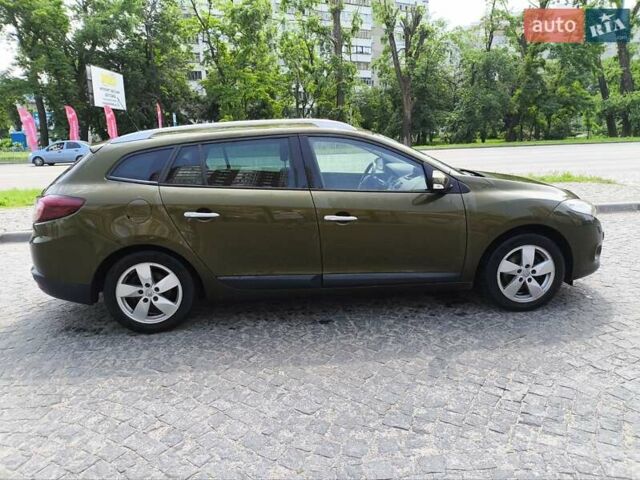 Зеленый Рено Меган, объемом двигателя 1.4 л и пробегом 335 тыс. км за 4800 $, фото 1 на Automoto.ua