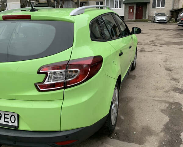 Зелений Рено Меган, об'ємом двигуна 1.46 л та пробігом 191 тис. км за 7900 $, фото 1 на Automoto.ua
