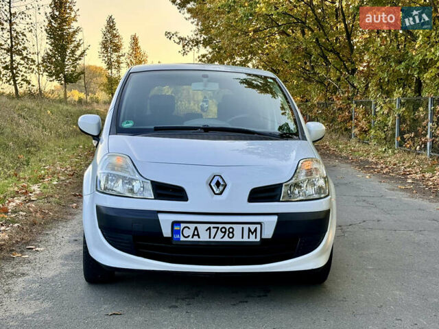 Белый Рено Модус, объемом двигателя 1.2 л и пробегом 176 тыс. км за 4800 $, фото 1 на Automoto.ua