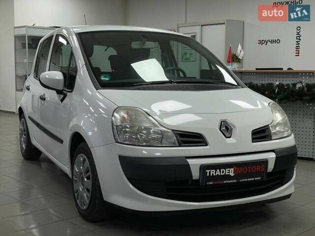 Білий Рено Модус, об'ємом двигуна 1.46 л та пробігом 202 тис. км за 3990 $, фото 1 на Automoto.ua