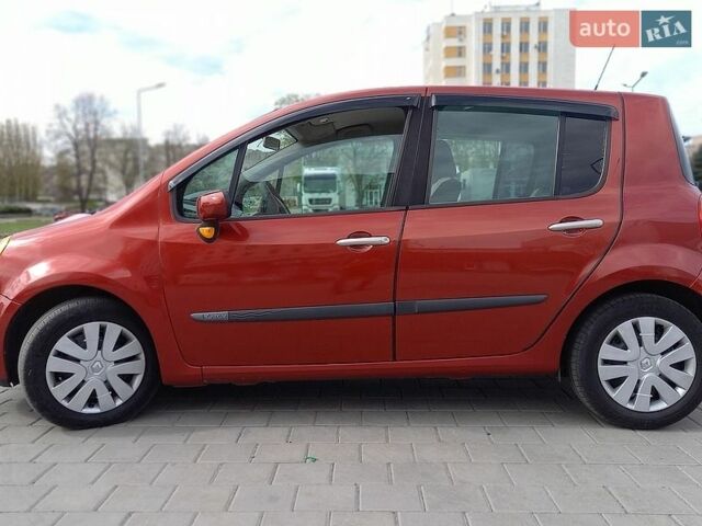 Красный Рено Модус, объемом двигателя 1.6 л и пробегом 176 тыс. км за 5300 $, фото 1 на Automoto.ua