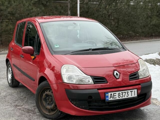 Красный Рено Модус, объемом двигателя 1.5 л и пробегом 200 тыс. км за 4200 $, фото 1 на Automoto.ua