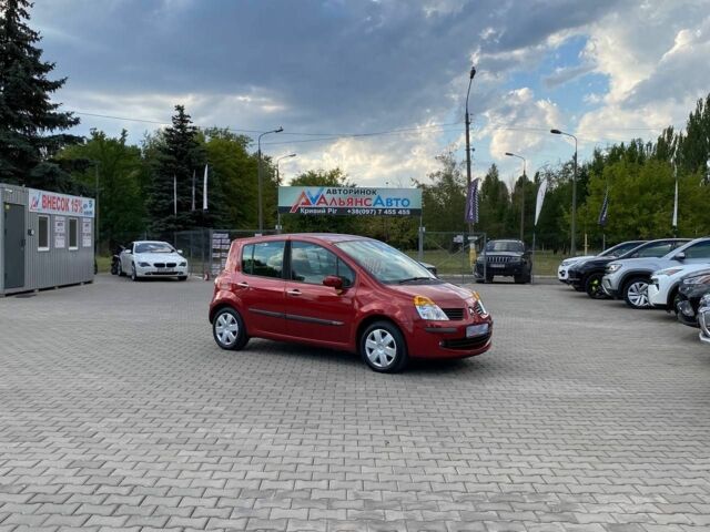 Красный Рено Модус, объемом двигателя 1.6 л и пробегом 150 тыс. км за 6200 $, фото 1 на Automoto.ua