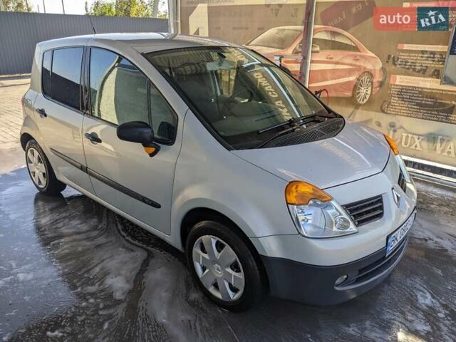 Серый Рено Модус, объемом двигателя 1.1 л и пробегом 170 тыс. км за 3800 $, фото 1 на Automoto.ua