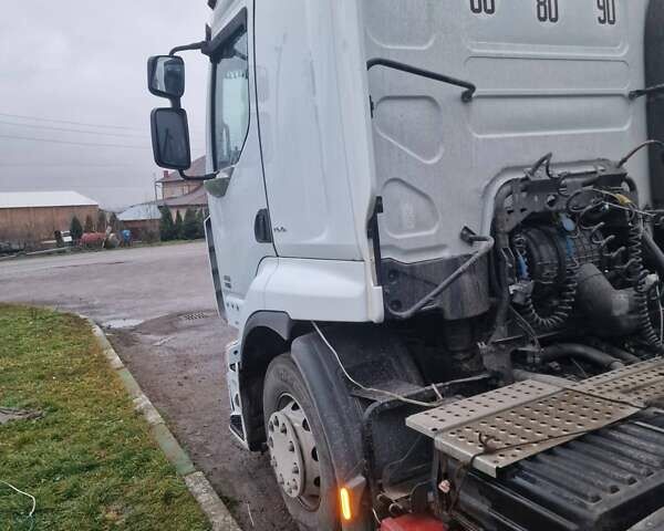 Белый Рено Премиум, объемом двигателя 10.84 л и пробегом 940 тыс. км за 7500 $, фото 1 на Automoto.ua