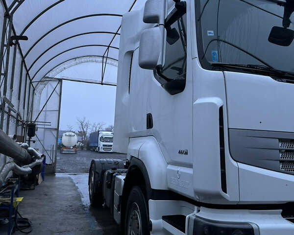 Белый Рено Премиум, объемом двигателя 10.84 л и пробегом 990 тыс. км за 6200 $, фото 1 на Automoto.ua