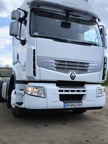 Белый Рено Премиум, объемом двигателя 10.84 л и пробегом 900 тыс. км за 7300 $, фото 1 на Automoto.ua