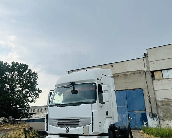 Белый Рено Премиум, объемом двигателя 10.84 л и пробегом 940 тыс. км за 8800 $, фото 1 на Automoto.ua
