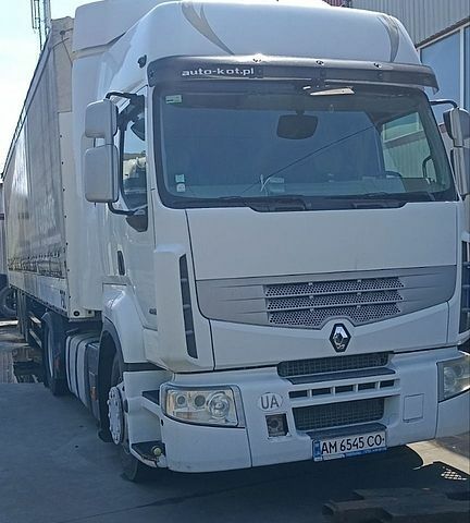 Белый Рено Премиум, объемом двигателя 10.8 л и пробегом 780 тыс. км за 16900 $, фото 1 на Automoto.ua
