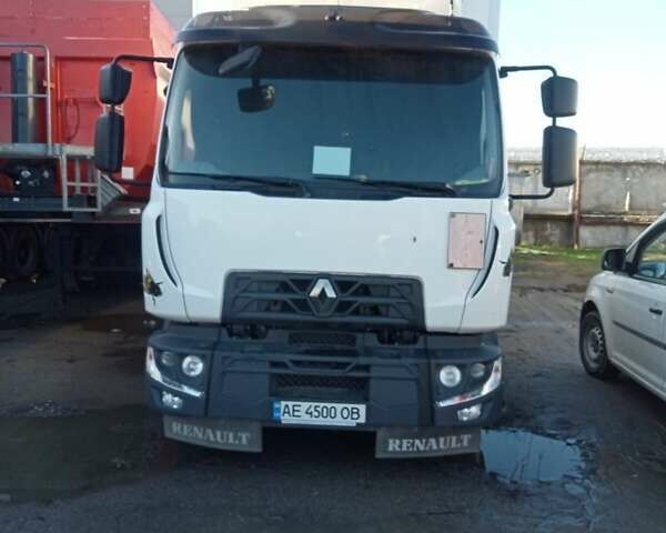 Білий Рено Range T, об'ємом двигуна 4.7 л та пробігом 50 тис. км за 76000 $, фото 1 на Automoto.ua