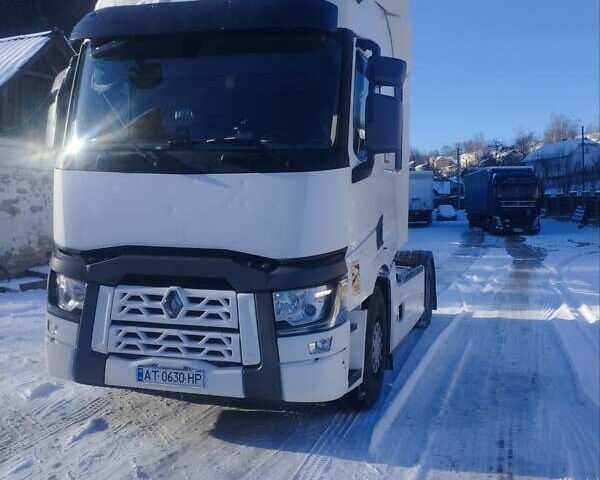 Белый Рено Range T, объемом двигателя 12.9 л и пробегом 391 тыс. км за 38000 $, фото 1 на Automoto.ua