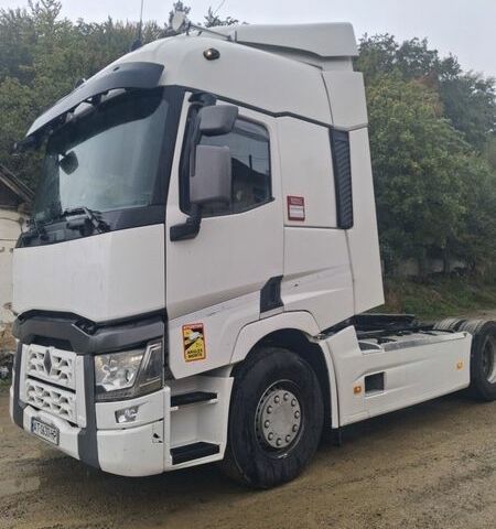 Белый Рено Range T, объемом двигателя 12.8 л и пробегом 440 тыс. км за 40756 $, фото 1 на Automoto.ua