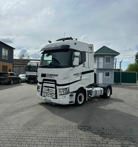 Белый Рено Range T, объемом двигателя 12.9 л и пробегом 965 тыс. км за 24500 $, фото 1 на Automoto.ua