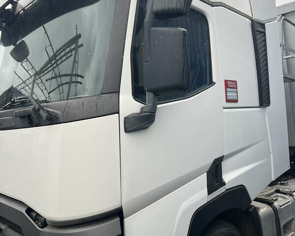 Білий Рено Range T, об'ємом двигуна 12.8 л та пробігом 470 тис. км за 43500 $, фото 1 на Automoto.ua