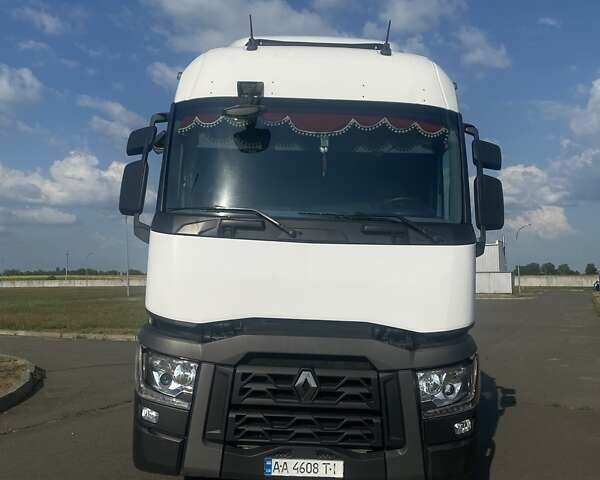 Белый Рено Range T, объемом двигателя 12.8 л и пробегом 906 тыс. км за 17600 $, фото 1 на Automoto.ua