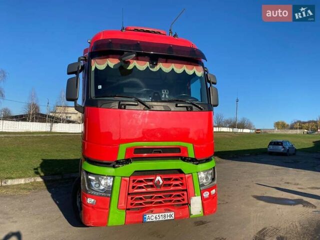 Красный Рено Range T, объемом двигателя 12.78 л и пробегом 300 тыс. км за 19800 $, фото 1 на Automoto.ua