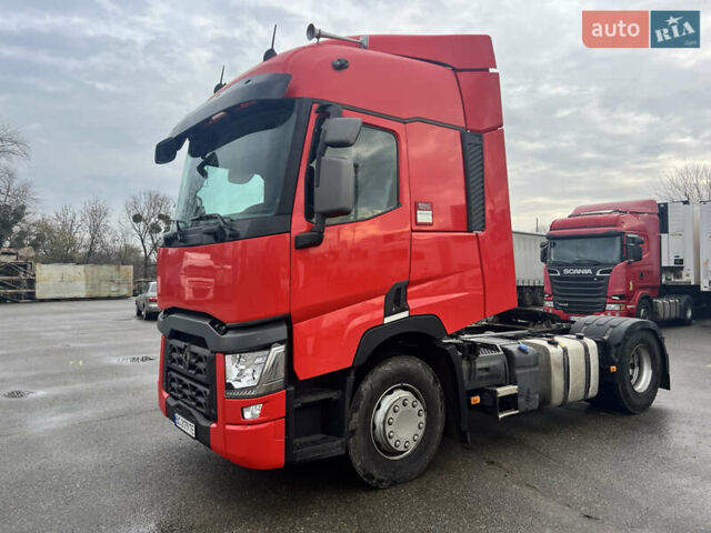 Красный Рено Range T, объемом двигателя 12.9 л и пробегом 618 тыс. км за 29900 $, фото 1 на Automoto.ua