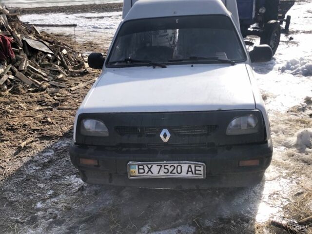 Белый Рено Рапид, объемом двигателя 1 л и пробегом 2 тыс. км за 1203 $, фото 1 на Automoto.ua