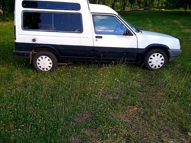 Рено Рапид, объемом двигателя 1.4 л и пробегом 0 тыс. км за 1400 $, фото 1 на Automoto.ua