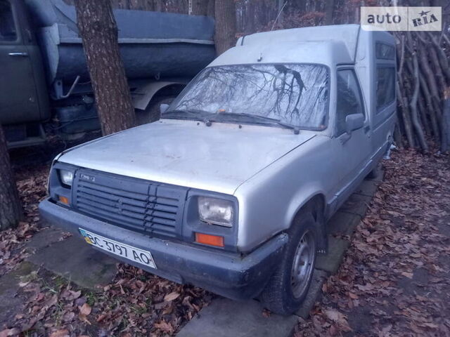 Серый Рено Рапид, объемом двигателя 1.4 л и пробегом 200 тыс. км за 550 $, фото 1 на Automoto.ua