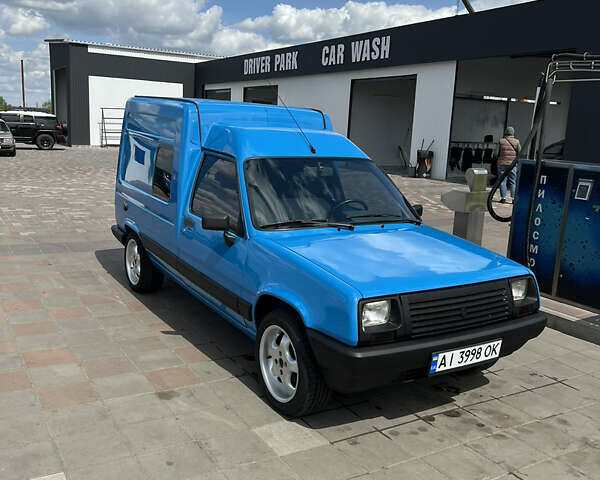 Синий Рено Рапид, объемом двигателя 1.1 л и пробегом 1 тыс. км за 8000 $, фото 1 на Automoto.ua