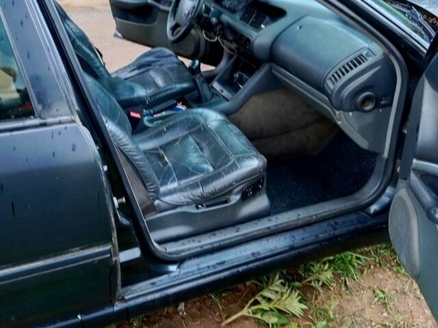 Черный Рено Сафран, объемом двигателя 2.2 л и пробегом 300 тыс. км за 1500 $, фото 1 на Automoto.ua