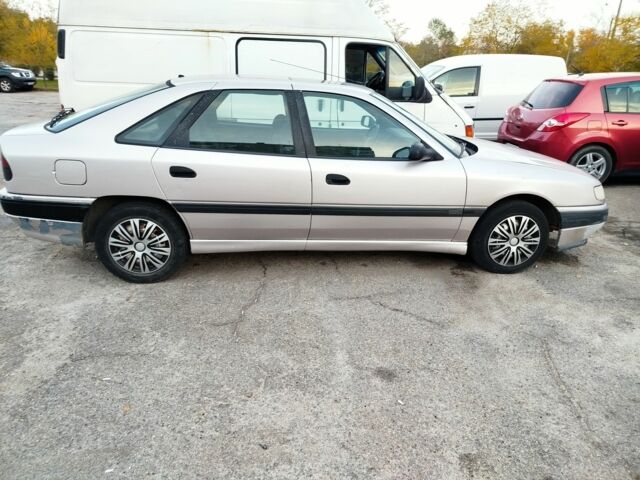 Серый Рено Сафран, объемом двигателя 2.2 л и пробегом 341 тыс. км за 1903 $, фото 1 на Automoto.ua