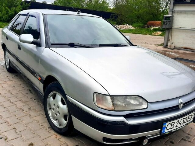 Серый Рено Сафран, объемом двигателя 3 л и пробегом 400 тыс. км за 2300 $, фото 1 на Automoto.ua