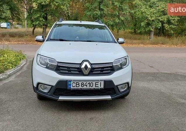 Білий Рено Сандеро СтепВей, об'ємом двигуна 0.9 л та пробігом 140 тис. км за 8800 $, фото 1 на Automoto.ua