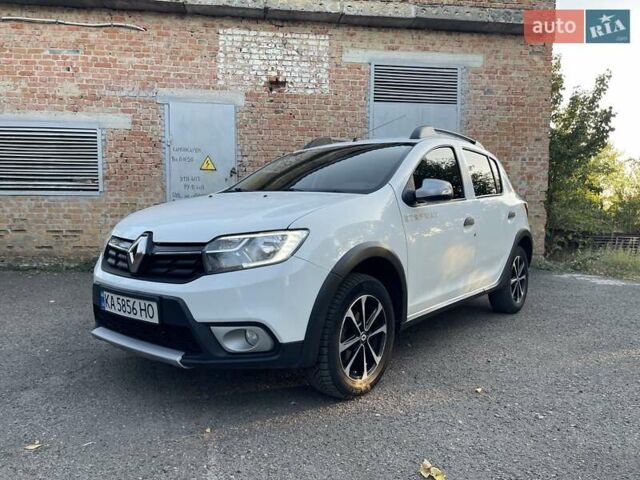 Білий Рено Сандеро СтепВей, об'ємом двигуна 1.46 л та пробігом 130 тис. км за 9999 $, фото 1 на Automoto.ua