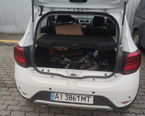 Белый Рено Сандеро СтэпВэй, объемом двигателя 1.46 л и пробегом 52 тыс. км за 6200 $, фото 1 на Automoto.ua