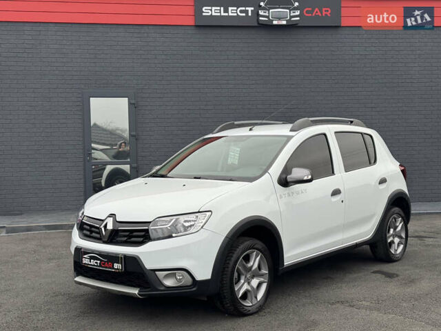 Белый Рено Сандеро СтэпВэй, объемом двигателя 1.46 л и пробегом 76 тыс. км за 12800 $, фото 1 на Automoto.ua