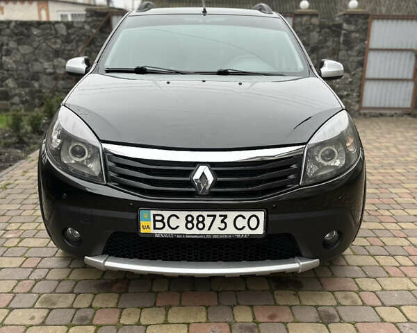 Черный Рено Сандеро СтэпВэй, объемом двигателя 1.6 л и пробегом 98 тыс. км за 7450 $, фото 1 на Automoto.ua