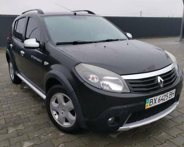 Черный Рено Сандеро СтэпВэй, объемом двигателя 1.6 л и пробегом 60 тыс. км за 7000 $, фото 1 на Automoto.ua