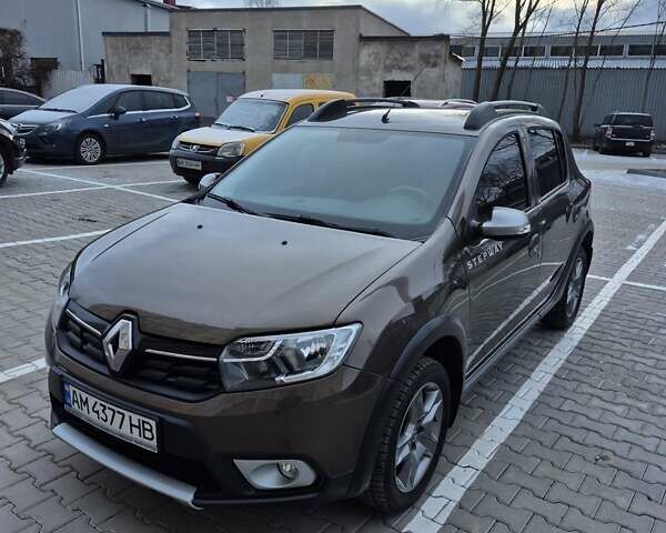 Коричневый Рено Сандеро СтэпВэй, объемом двигателя 1.46 л и пробегом 77 тыс. км за 11900 $, фото 1 на Automoto.ua