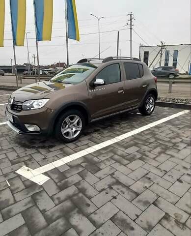 Коричневий Рено Сандеро СтепВей, об'ємом двигуна 0.9 л та пробігом 96 тис. км за 10400 $, фото 1 на Automoto.ua