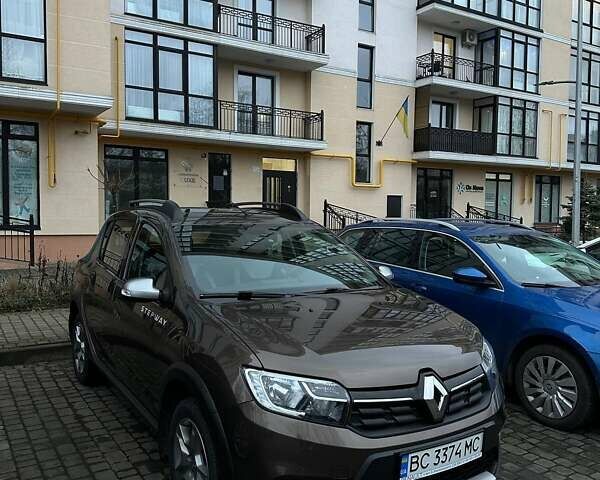 Коричневый Рено Сандеро СтэпВэй, объемом двигателя 0.9 л и пробегом 37 тыс. км за 10700 $, фото 1 на Automoto.ua