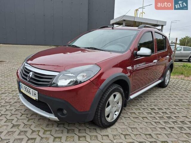 Красный Рено Сандеро СтэпВэй, объемом двигателя 1.6 л и пробегом 75 тыс. км за 7500 $, фото 1 на Automoto.ua