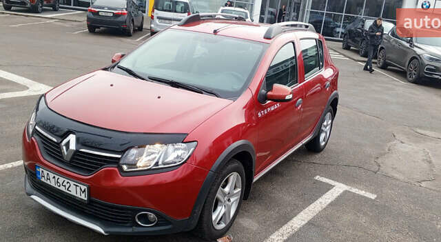Красный Рено Сандеро СтэпВэй, объемом двигателя 1.5 л и пробегом 131 тыс. км за 8300 $, фото 1 на Automoto.ua