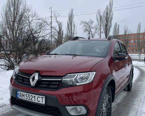 Красный Рено Сандеро СтэпВэй, объемом двигателя 1.46 л и пробегом 67 тыс. км за 10700 $, фото 1 на Automoto.ua