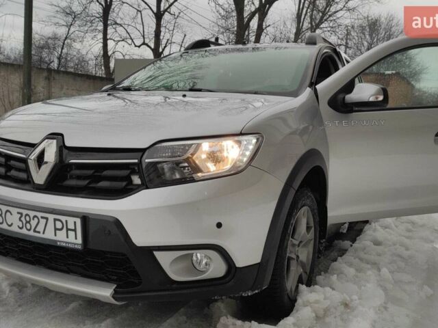 Рено Сандеро СтэпВэй, объемом двигателя 1.5 л и пробегом 57 тыс. км за 12750 $, фото 1 на Automoto.ua