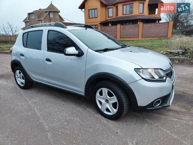 Сірий Рено Сандеро СтепВей, об'ємом двигуна 1.5 л та пробігом 120 тис. км за 8250 $, фото 1 на Automoto.ua