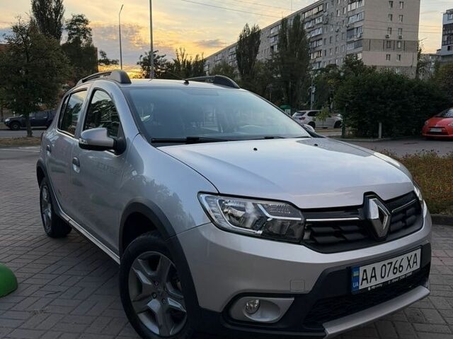 Сірий Рено Сандеро СтепВей, об'ємом двигуна 1.46 л та пробігом 43 тис. км за 9700 $, фото 1 на Automoto.ua