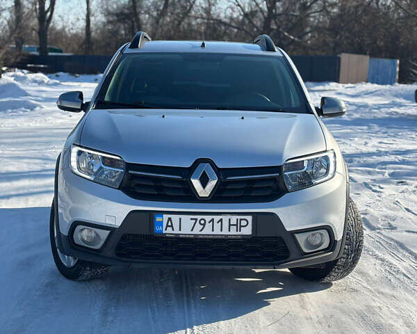 Сірий Рено Сандеро СтепВей, об'ємом двигуна 1.46 л та пробігом 134 тис. км за 10999 $, фото 1 на Automoto.ua