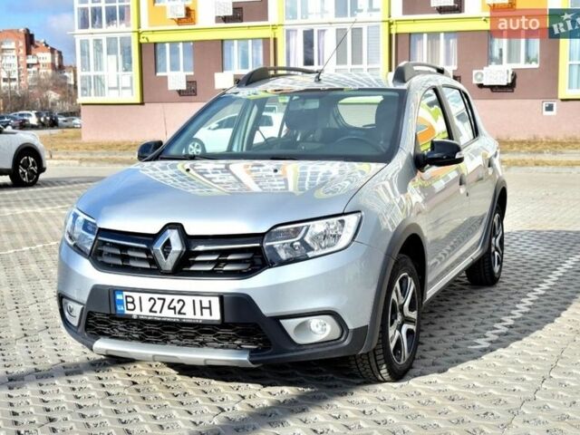 Серый Рено Сандеро СтэпВэй, объемом двигателя 0.9 л и пробегом 61 тыс. км за 11200 $, фото 1 на Automoto.ua