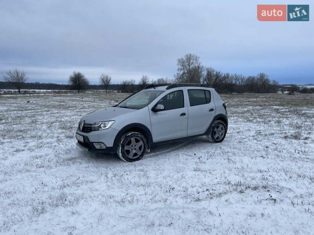 Серый Рено Сандеро СтэпВэй, объемом двигателя 1.5 л и пробегом 67 тыс. км за 5500 $, фото 1 на Automoto.ua