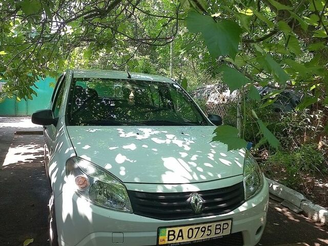 Білий Рено Сандеро, об'ємом двигуна 1.39 л та пробігом 49 тис. км за 7200 $, фото 1 на Automoto.ua