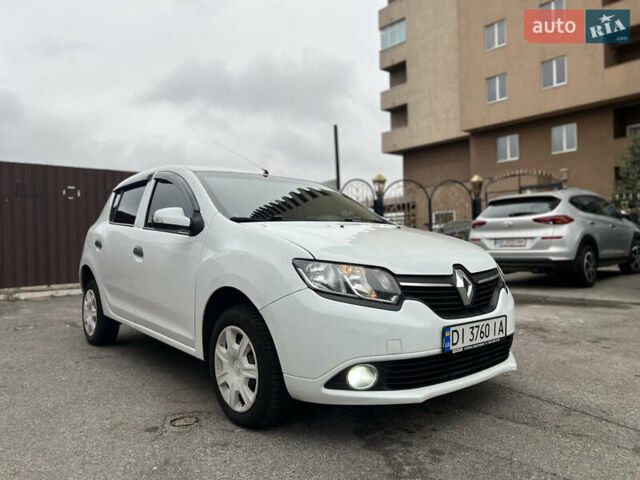 Белый Рено Сандеро, объемом двигателя 1.46 л и пробегом 312 тыс. км за 5300 $, фото 1 на Automoto.ua